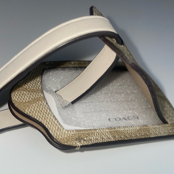 NWT Coach Luggage Tag In Signature Canvas in Gold/Light Khaki Chalk - Picture 5 of 7